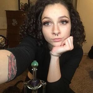 Meet your Posher, Alisha